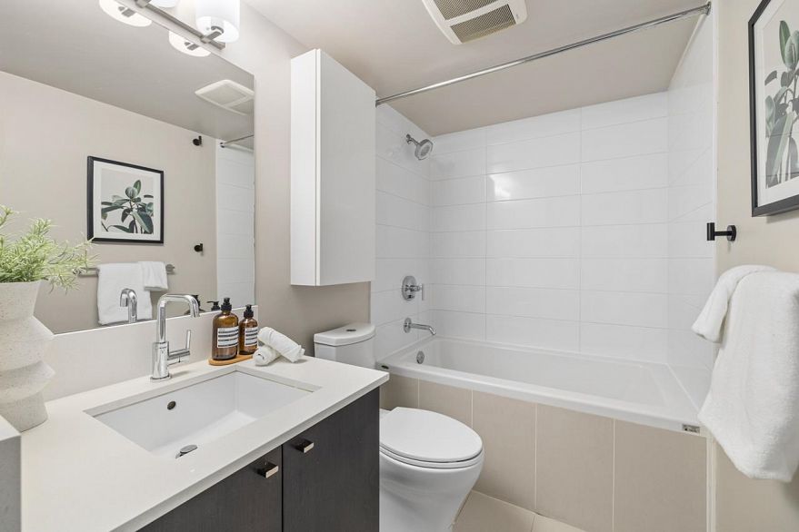 806 1618 Quebec Street