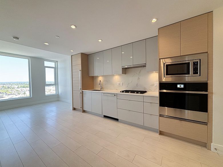 1001 3438 Sawmill Crescent