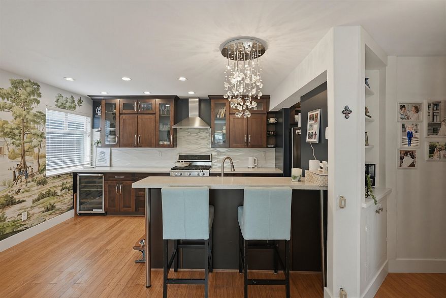 2015 Creelman Avenue