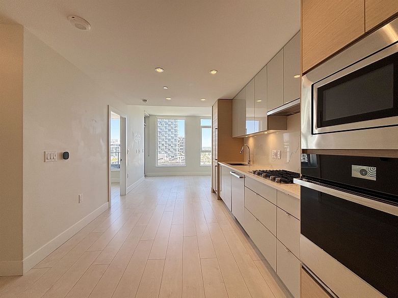 1001 3438 Sawmill Crescent