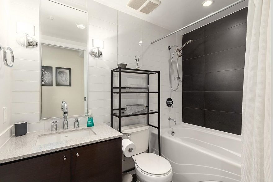 PH803 988 Richards Street