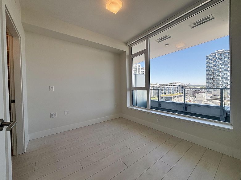 1001 3438 Sawmill Crescent