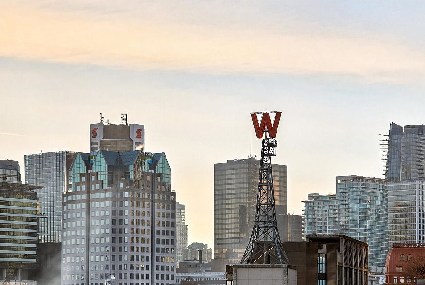 805 22 E Cordova Street