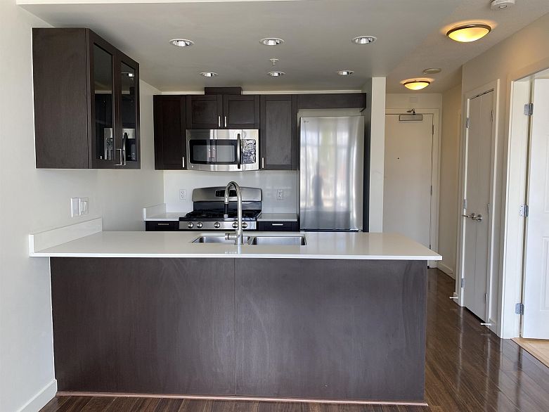 211 4818 Eldorado Mews