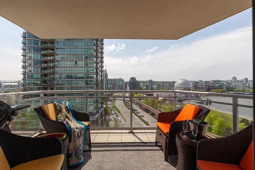 1305 120 Milross Avenue