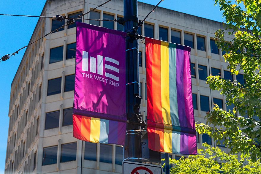 401 1406 Harwood Street