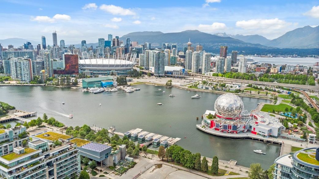 806 1618 Quebec Street