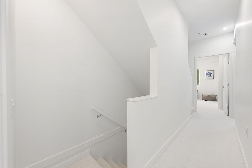 873 W 33rd Avenue