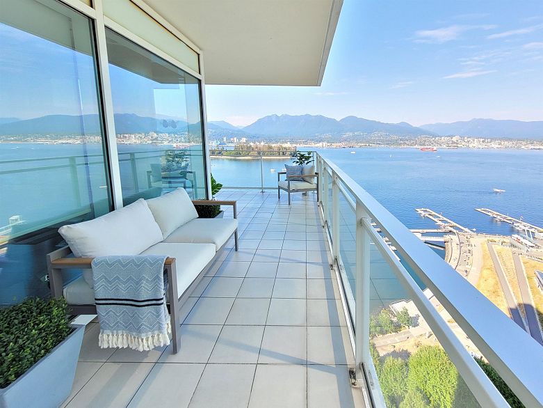 2202 1139 W Cordova Street