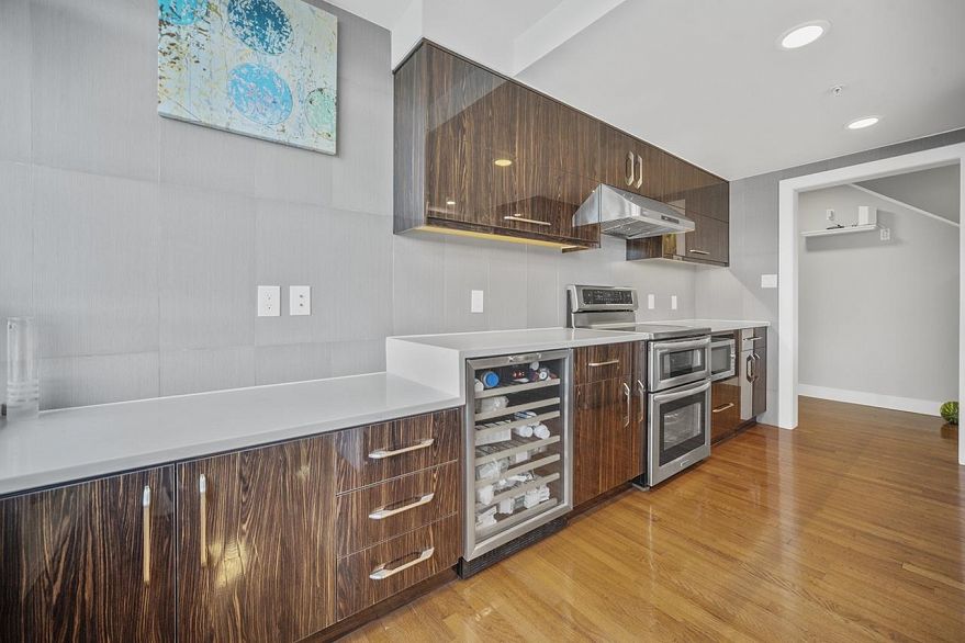 PH1003 1288 Marinaside Crescent