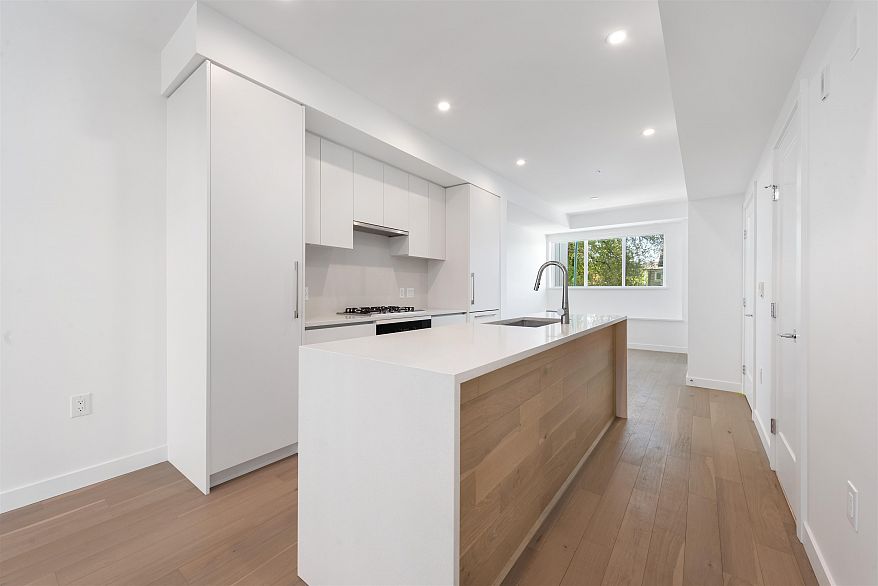 873 W 33rd Avenue