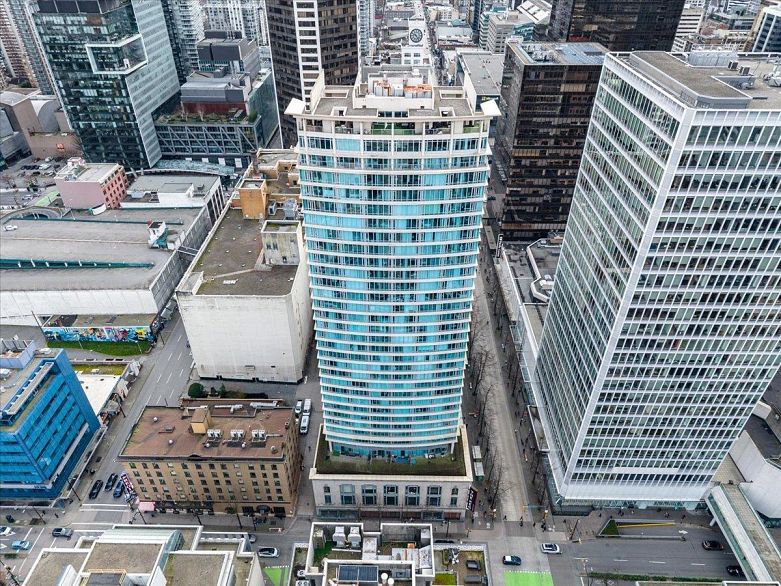 2807 610 Granville Street