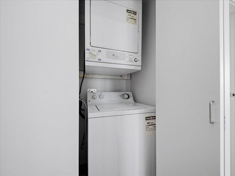 2807 610 Granville Street