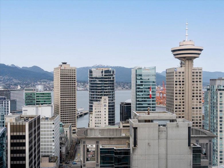 2807 610 Granville Street