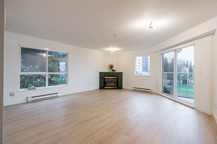 74 2733 E Kent Avenue North