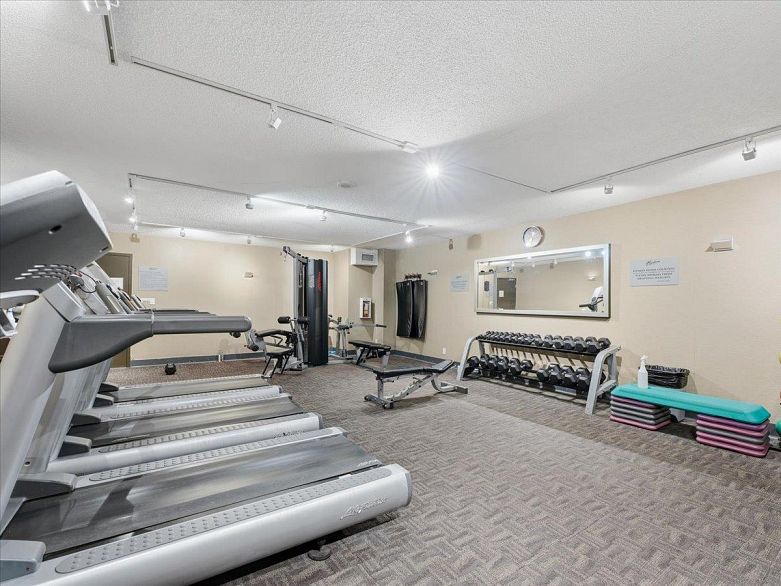 2807 610 Granville Street