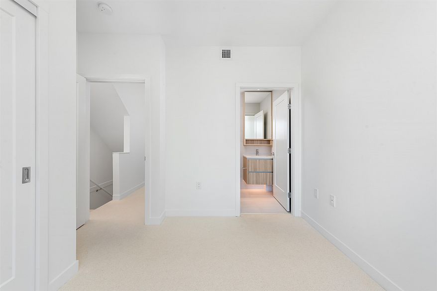 873 W 33rd Avenue