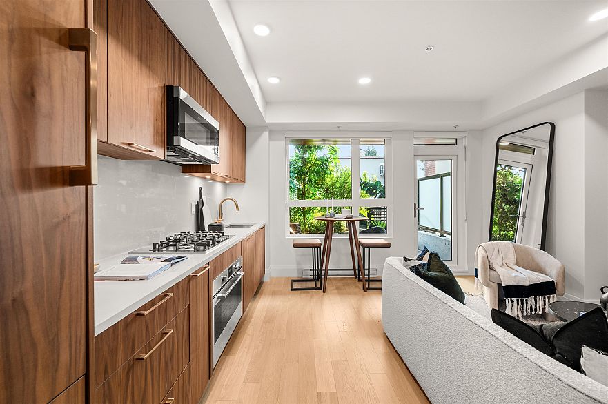 106 2550 Garden Drive