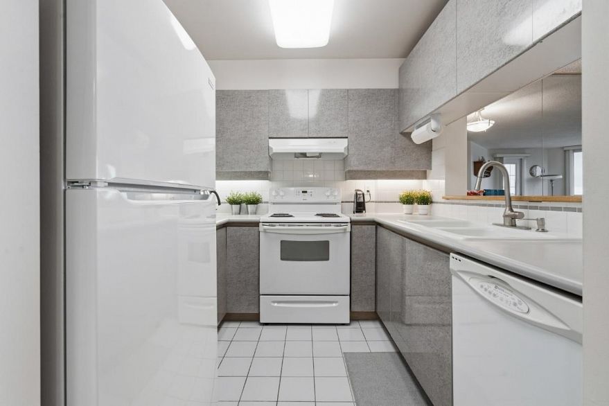 813 456 Moberly Road