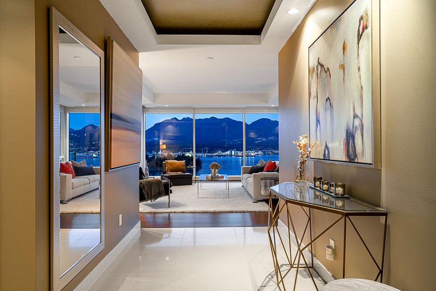 2202 1139 W Cordova Street