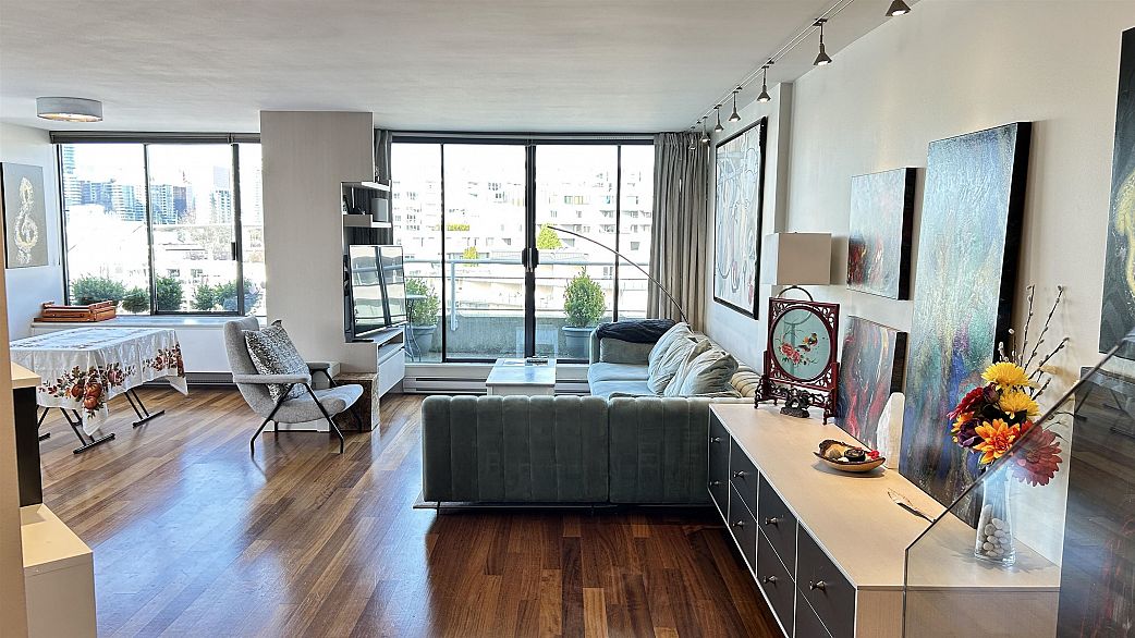 315 674 Leg In Boot Square