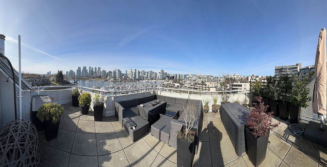 315 674 Leg In Boot Square