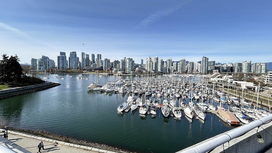 315 674 Leg In Boot Square