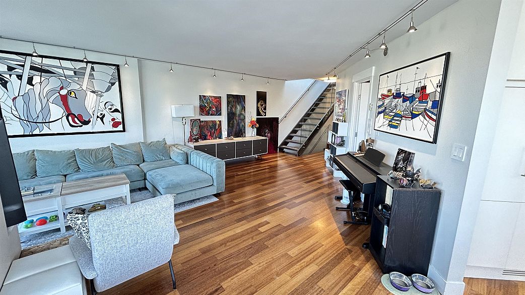 315 674 Leg In Boot Square