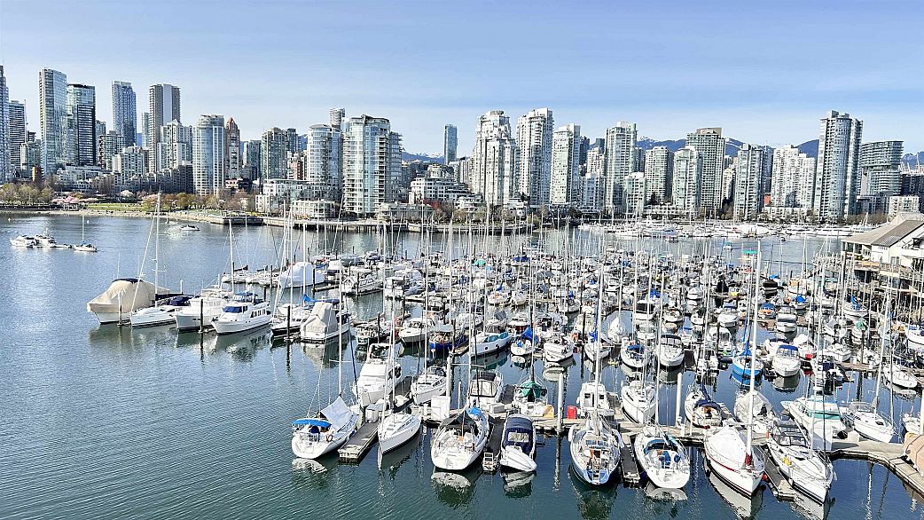 315 674 Leg In Boot Square