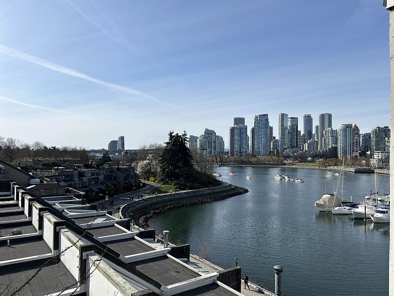 315 674 Leg In Boot Square