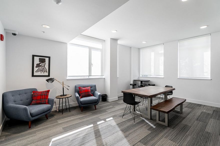 302 523 W King Edward Avenue