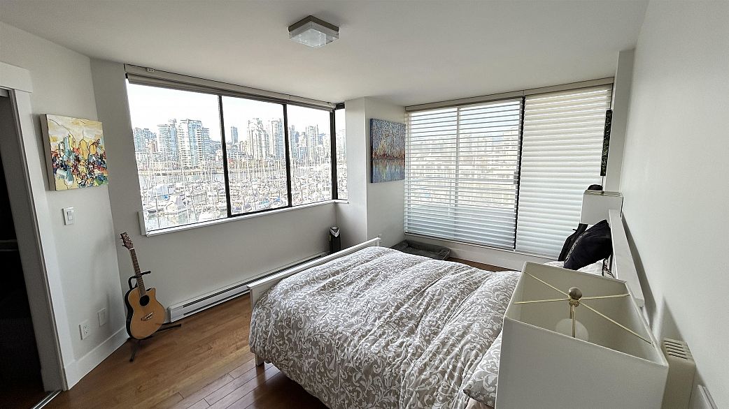 315 674 Leg In Boot Square