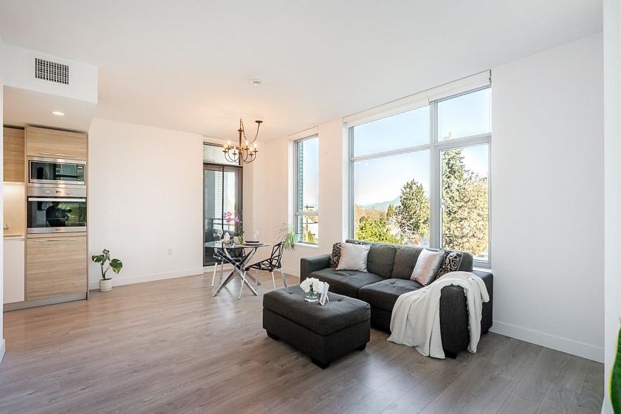 302 523 W King Edward Avenue