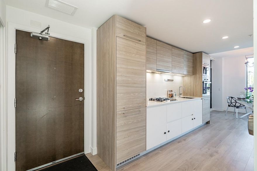 302 523 W King Edward Avenue