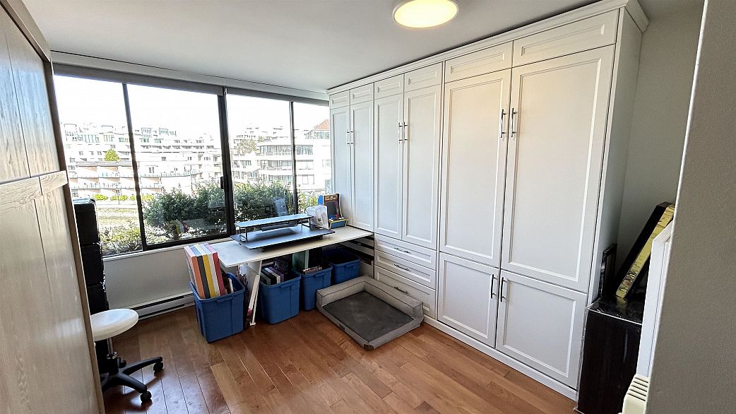 315 674 Leg In Boot Square