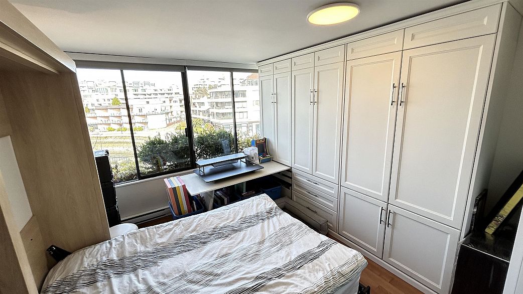 315 674 Leg In Boot Square