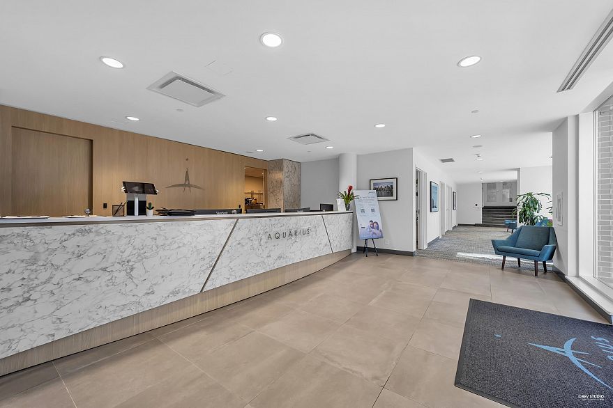 1707 1199 Marinaside Crescent