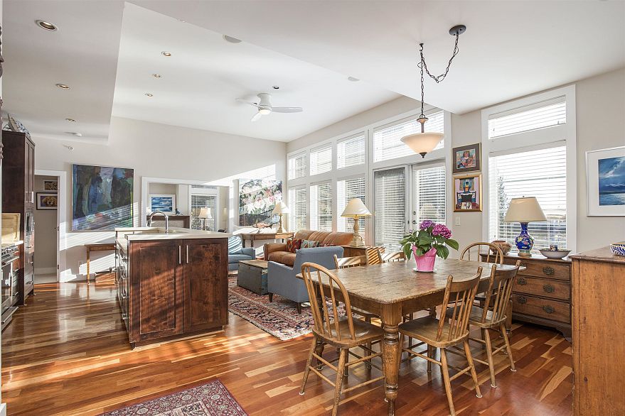 404 6328 Larkin Drive