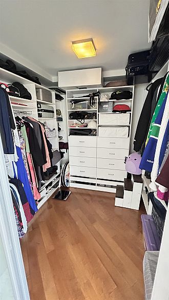 315 674 Leg In Boot Square