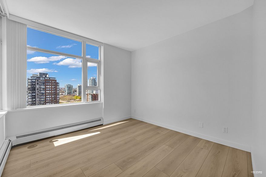 1707 1199 Marinaside Crescent