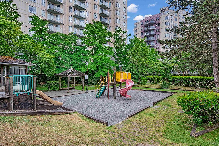 1007 3489 Ascot Place