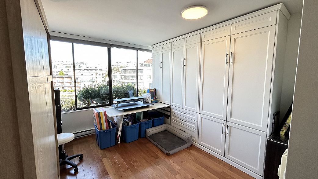 315 674 Leg In Boot Square