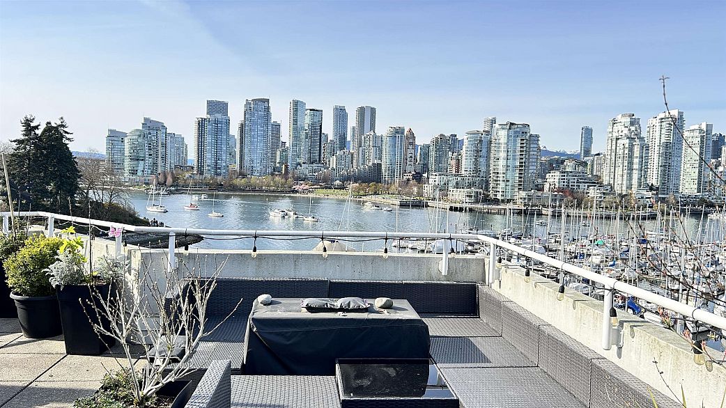 315 674 Leg In Boot Square