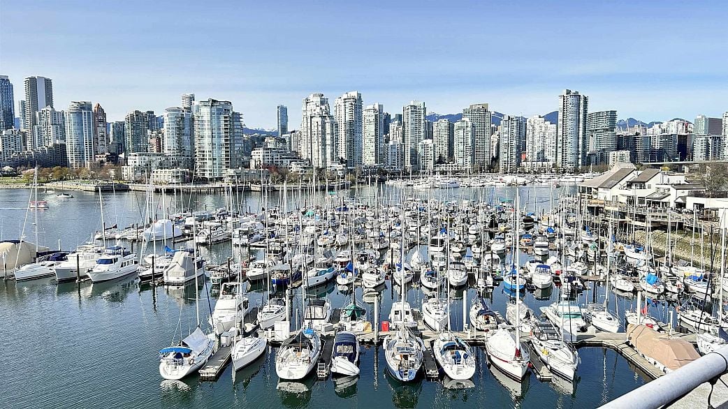 315 674 Leg In Boot Square