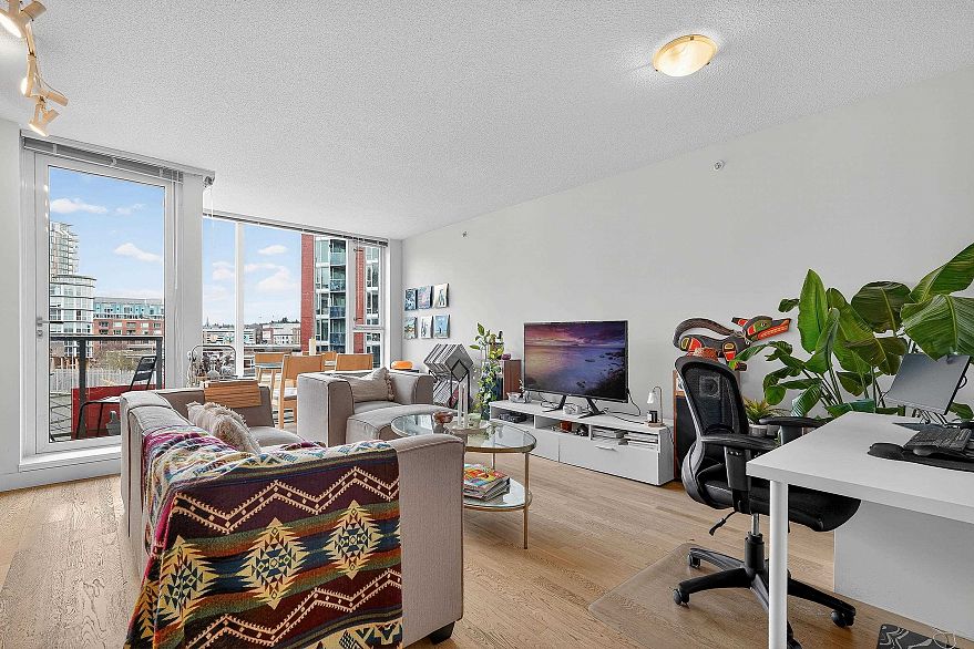 904 251 E 7th Avenue