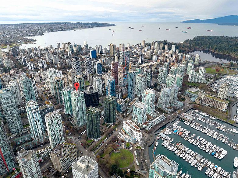 306 1328 W Pender Street