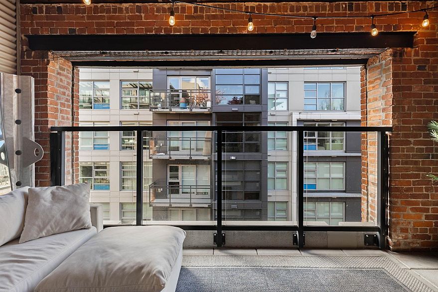 410 388 W 1st Avenue