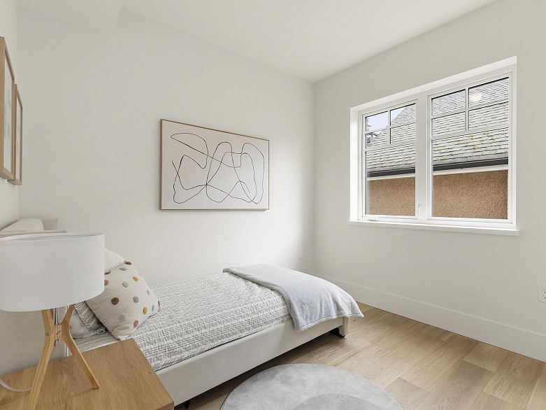 1 3919 W 18th Avenue