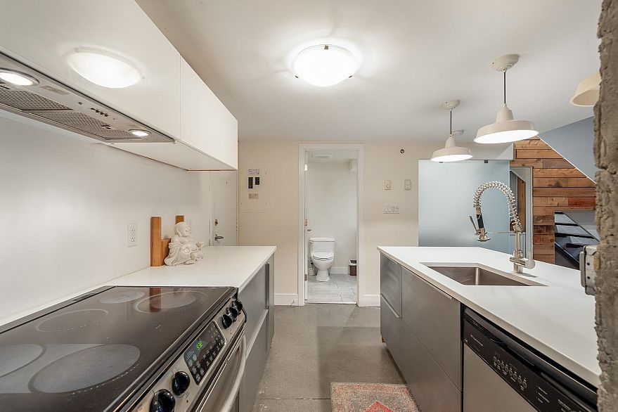 507 22 E Cordova Street