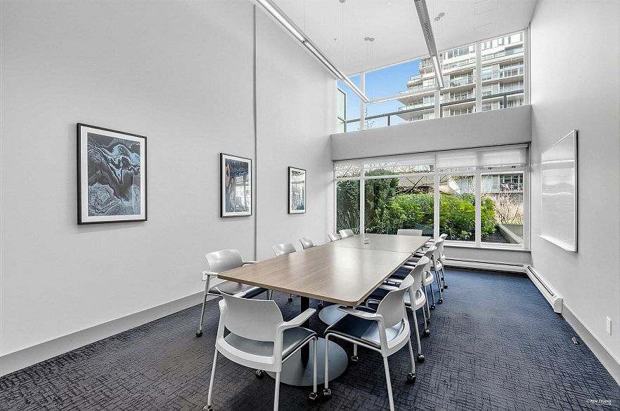 909 1708 Columbia Street